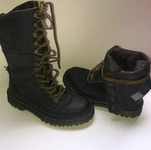 Dr. Martens (rare aleina boot)